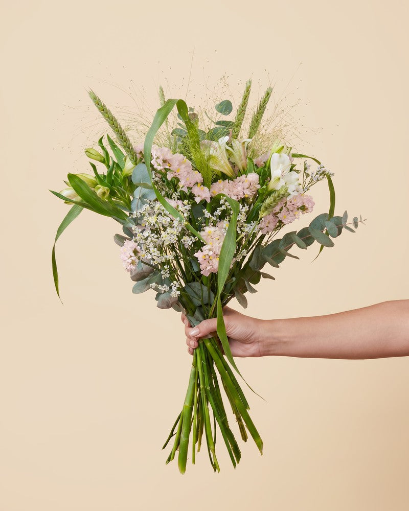 feey-rilio-perlenglanz-blumenstrauss-classic-mit-alstroemeria image 3