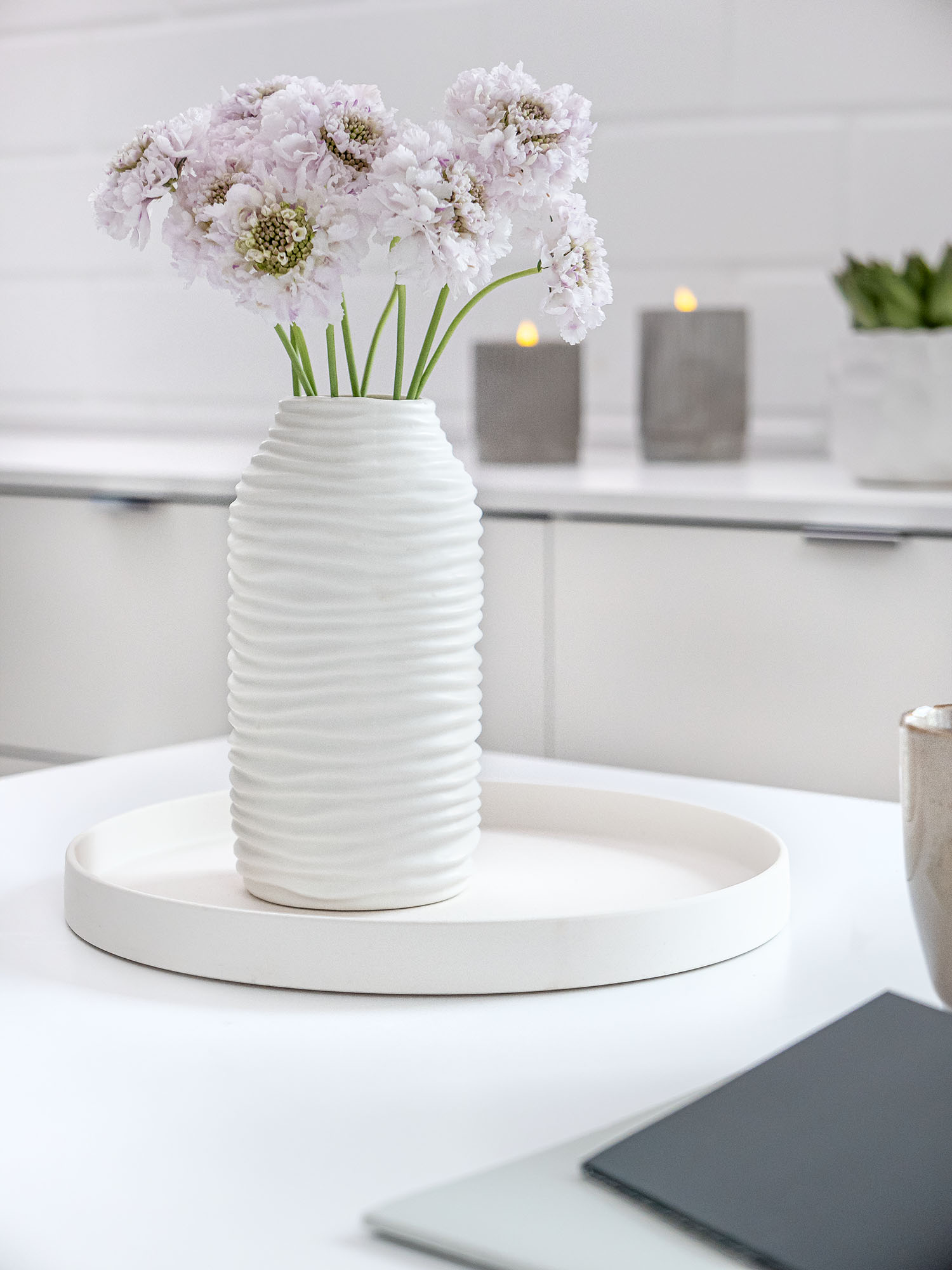 blumigo-keramikvase-spira-blumenvase-wei-10-5x20-cm image 2