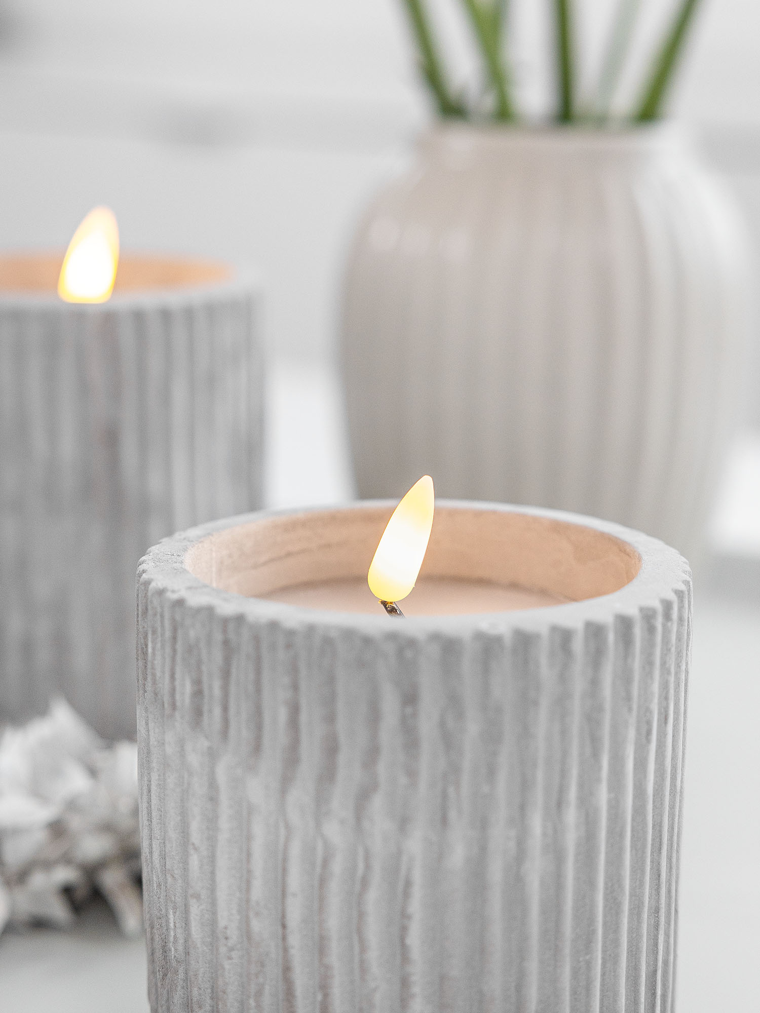 blumigo-celeste-led-dekokerze-grau-9-x-10-cm image 3