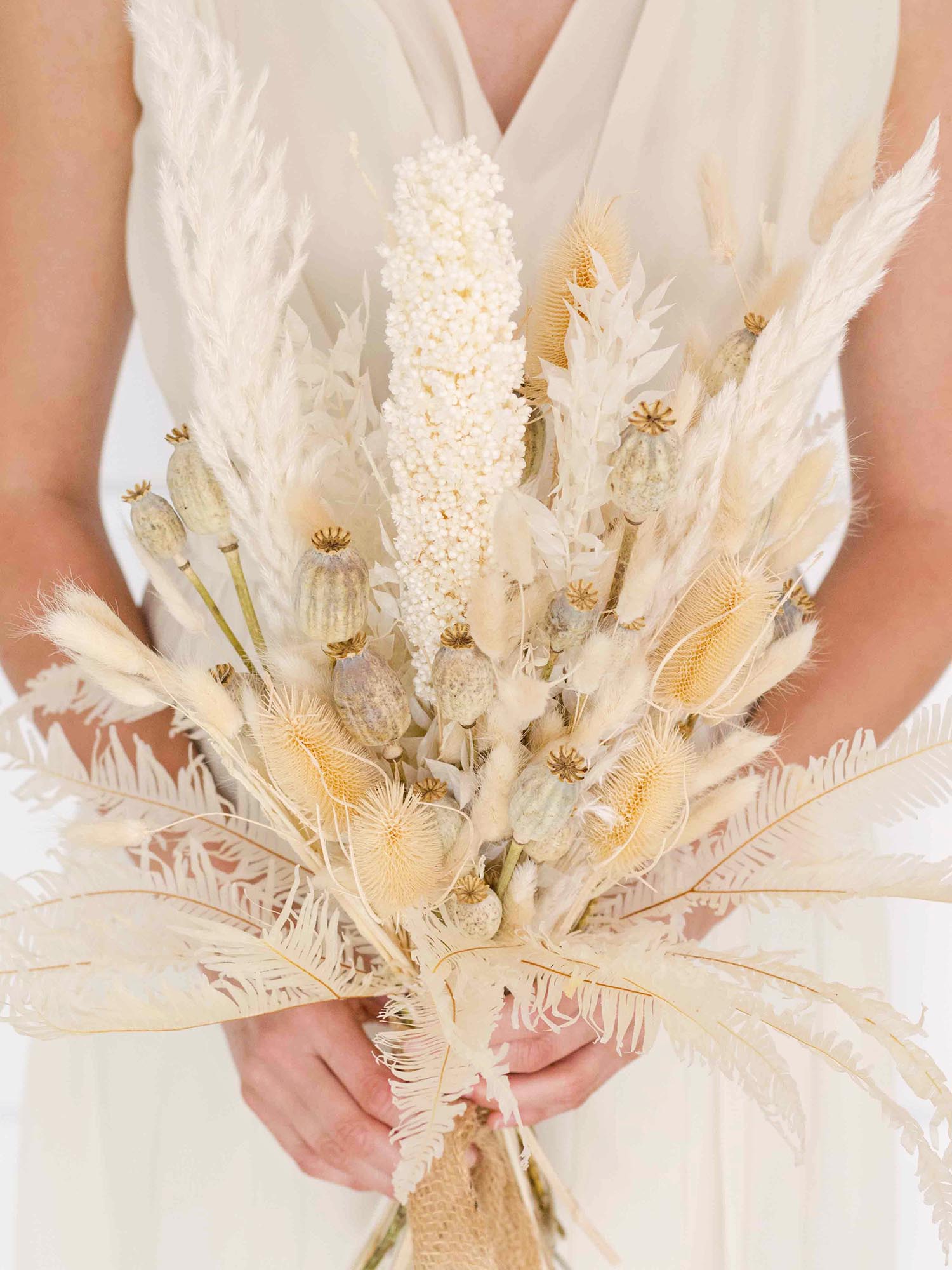 blumigo-berraschungsmix-white-glow-bouquet-wei image 2