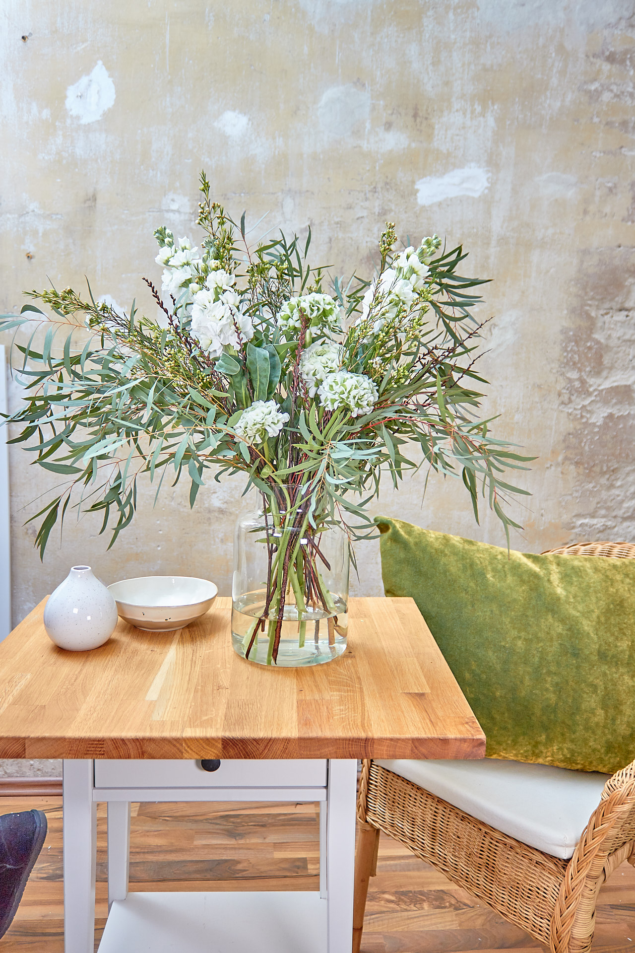 blumigo-berraschungsmixe-green-explosion-bouquet-blumenstrau-gr-n image 1