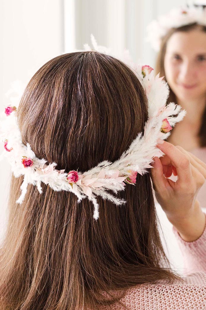 blumigo-flower-crown-rosa-trockenblumen-haarkranz-diy-set image 2