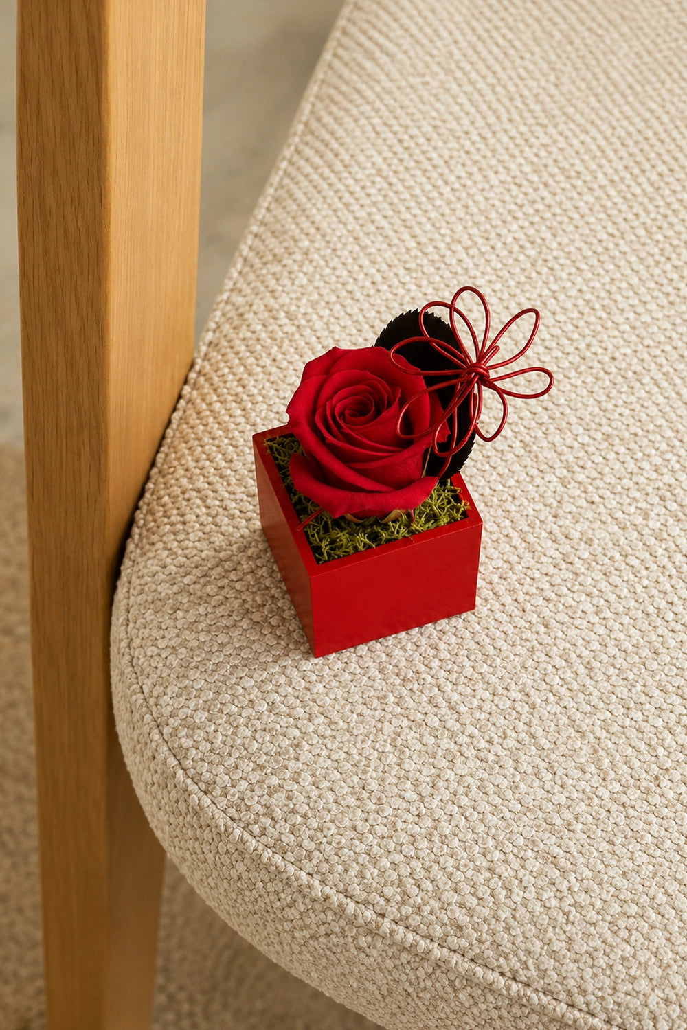 verdissimo-greenery-kalamatica-konservierte-rose-rot-magnetbox image 2