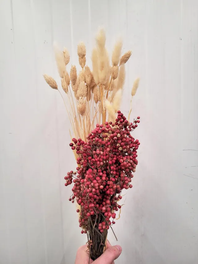 blumigo-trockenblumenmischung-lagurus-phalaris-pfefferbeeren image 1
