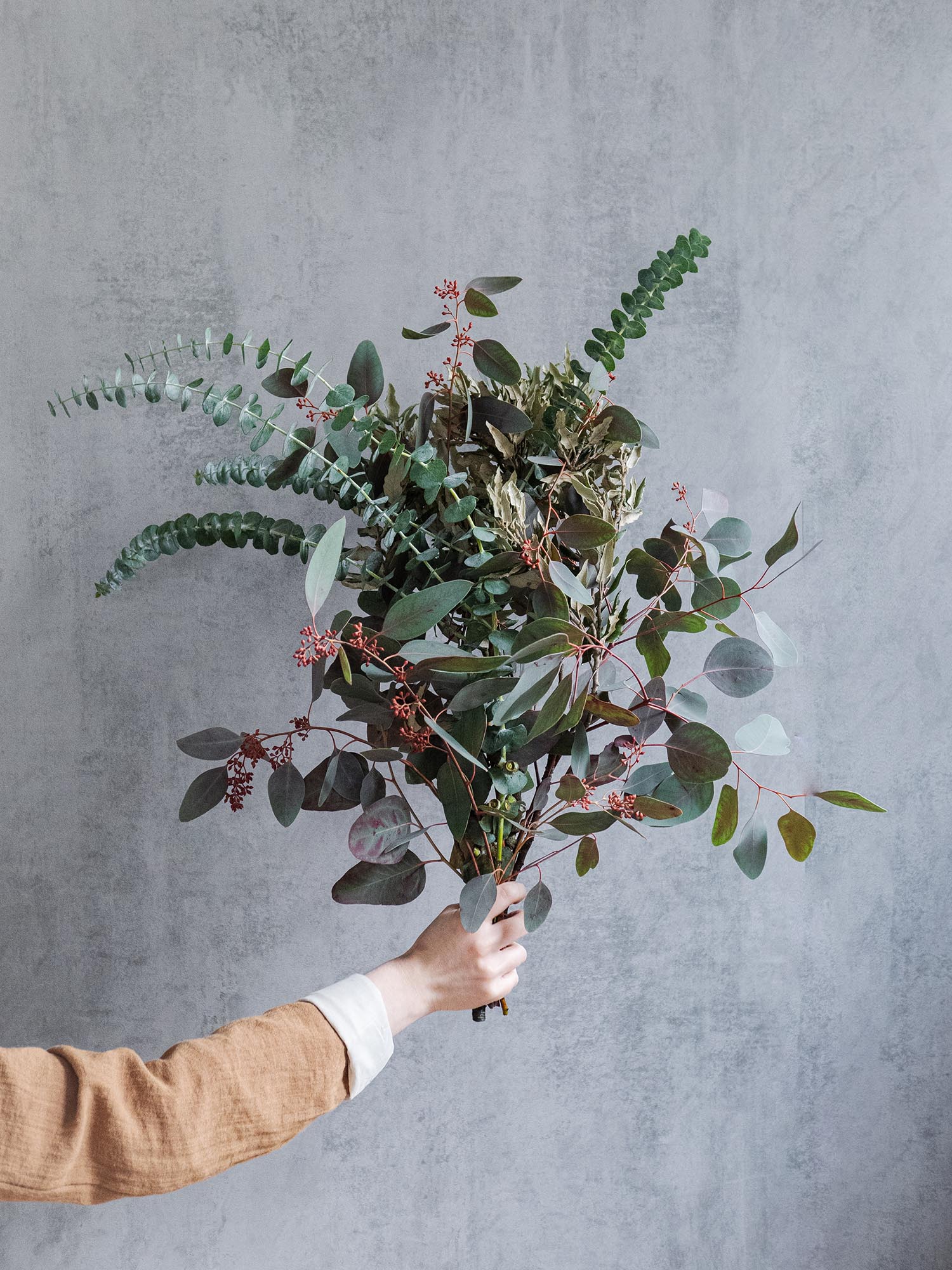 blumigo-eukalyptus-steineiche-greenery-mix-bund-gr-n image 1