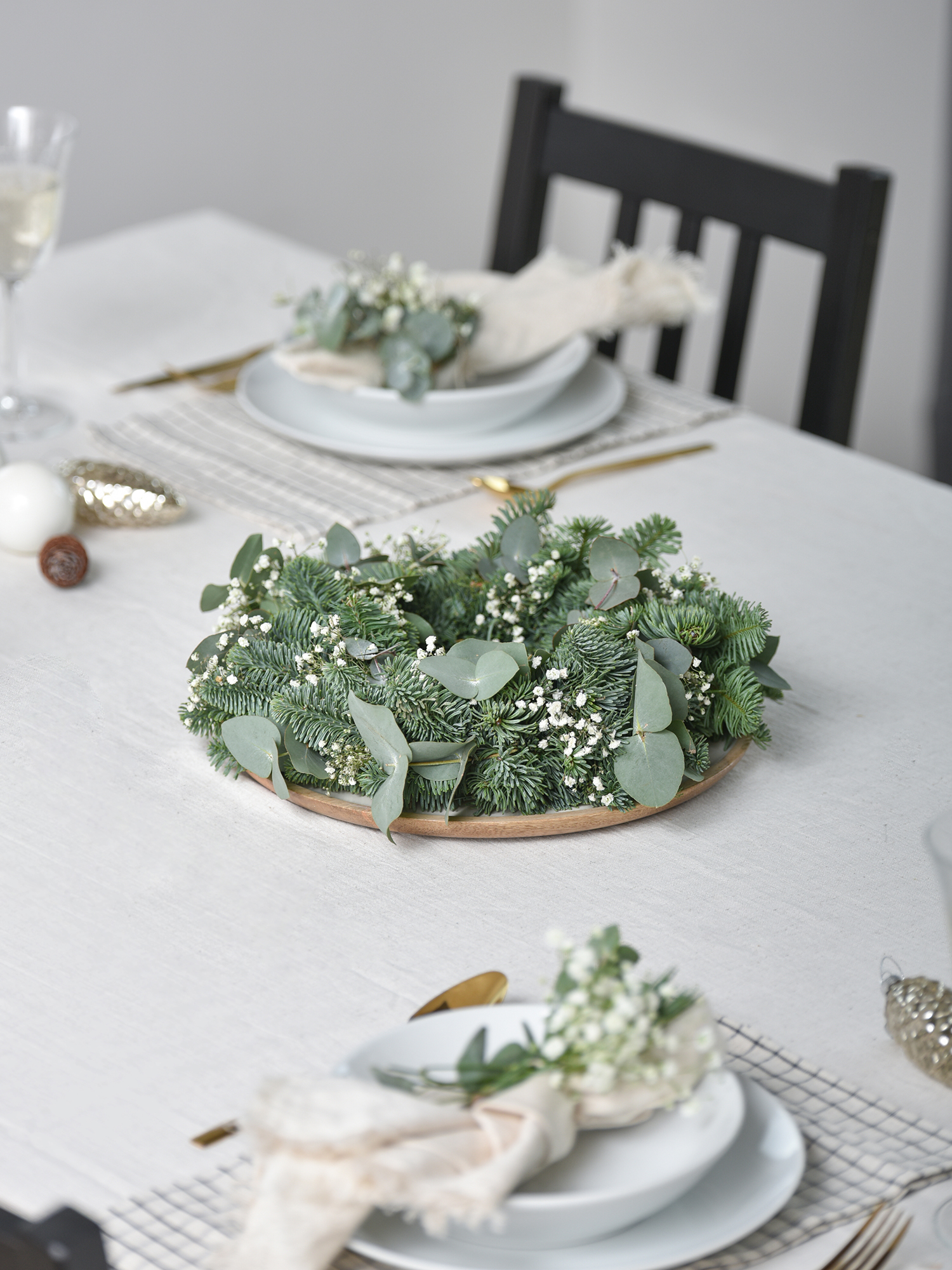blumigo-evergreen-adventskranz-diy-set-30cm-mit-kerzen image 3
