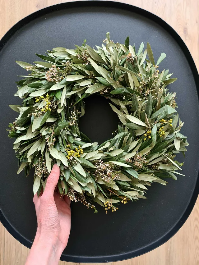 blumigo-eukalyptus-fr-hlingskranz-olive-30-cm-t-rkranz image 1