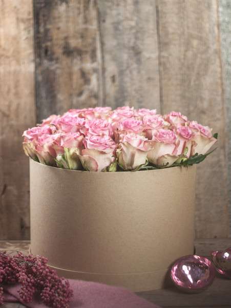 blumigo-rosenbox-rund-mittel-diy-set-zum-selbermachen image 3