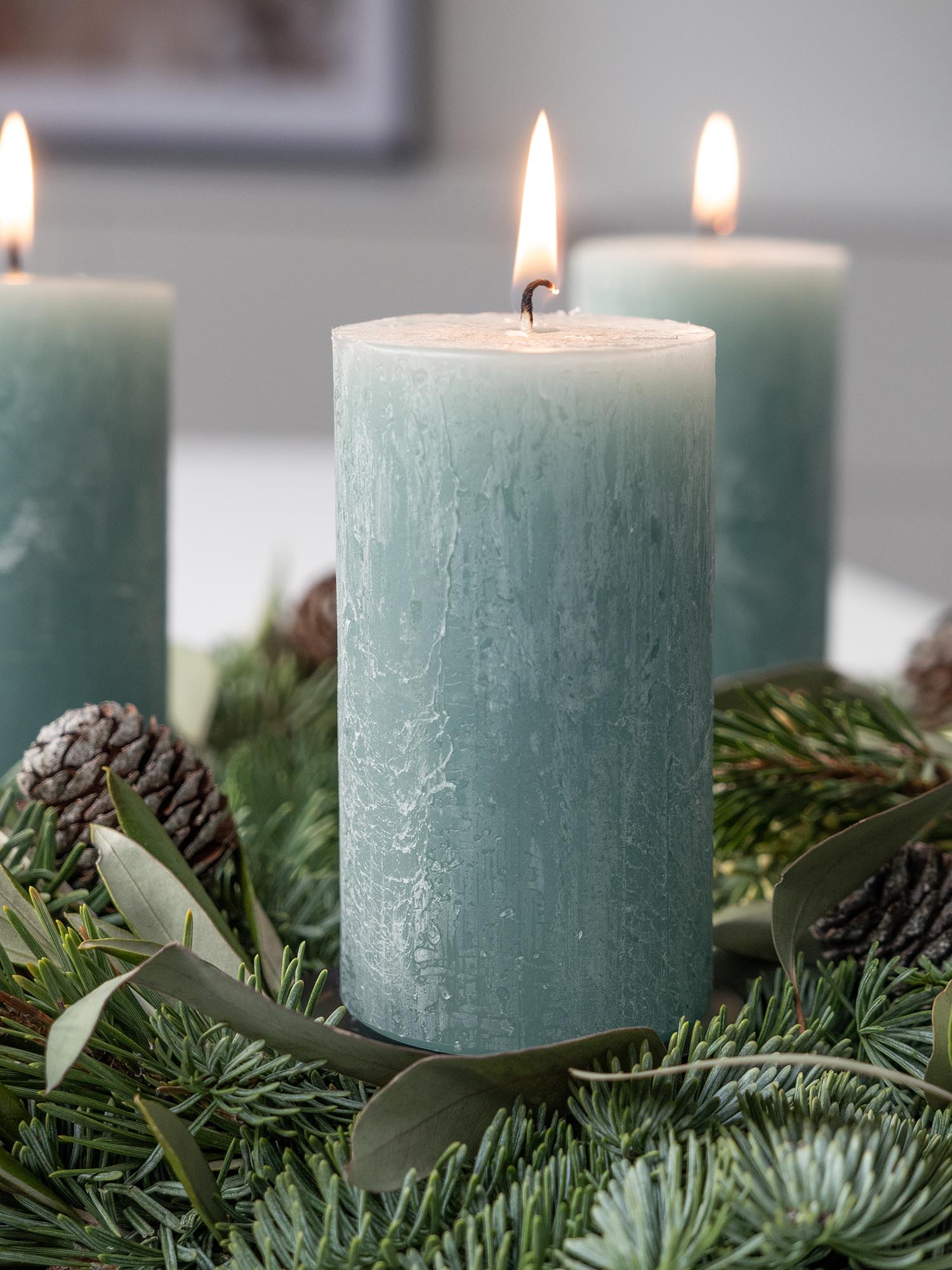 blumigo-rustikkerzen-jade-4er-set-stumpenkerzen-smaragd-110x60mm image 4