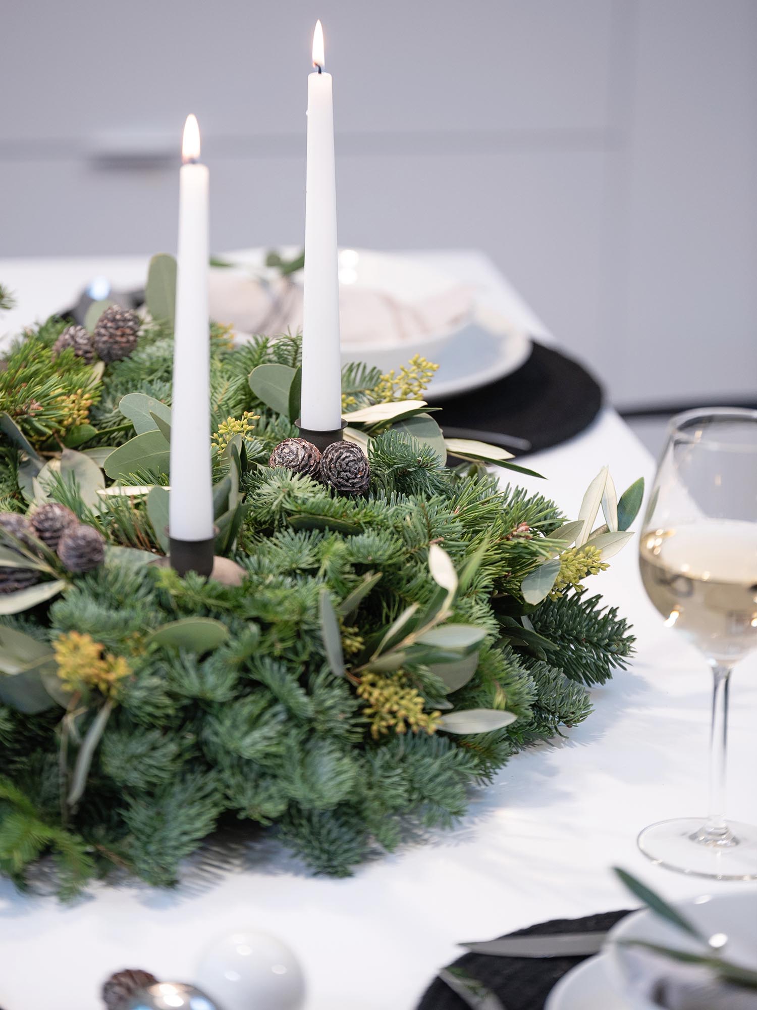 blumigo-modern-green-adventskranz-diy-set-50-cm-mit-kerzen image 2