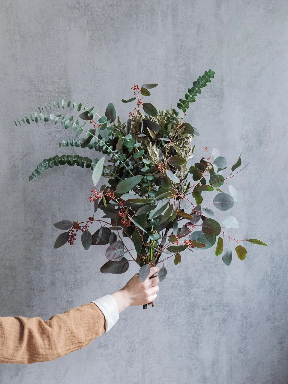blumigo-eukalyptus-steineiche-greenery-mix-bund-gr-n image 1