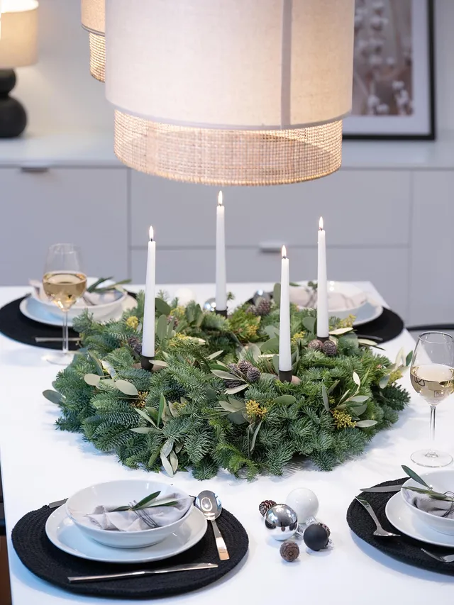 blumigo-modern-green-adventskranz-diy-set-50-cm-mit-kerzen image 1