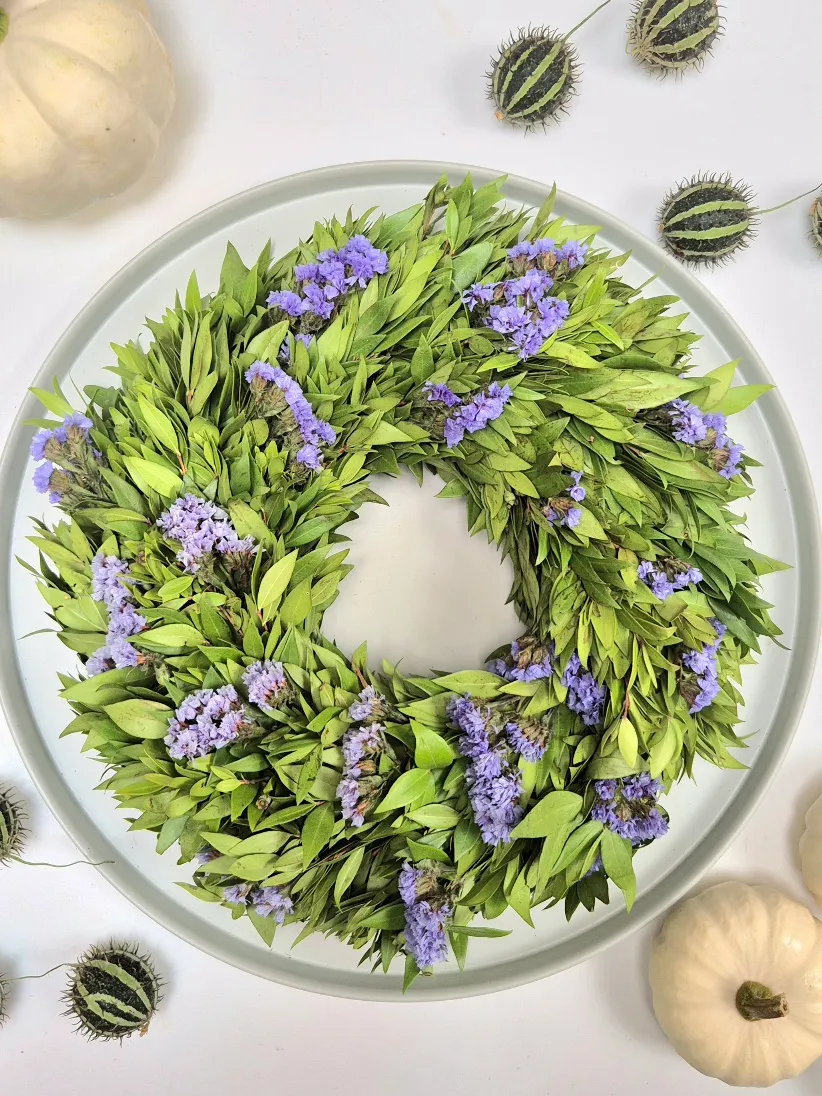 blumigo-greenery-zierkranz-pistazie-strandflieder-30-cm image 1