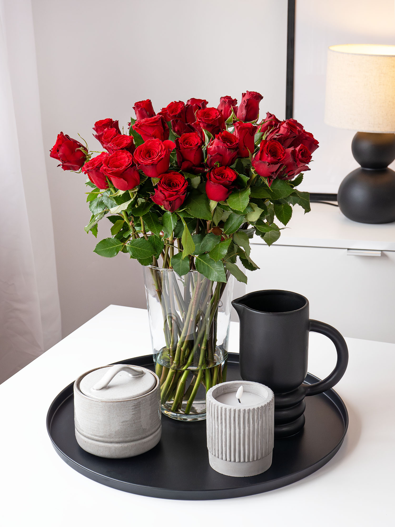 blumigo-100-kurze-rote-rosen-40-cm-schnittrosen image 3