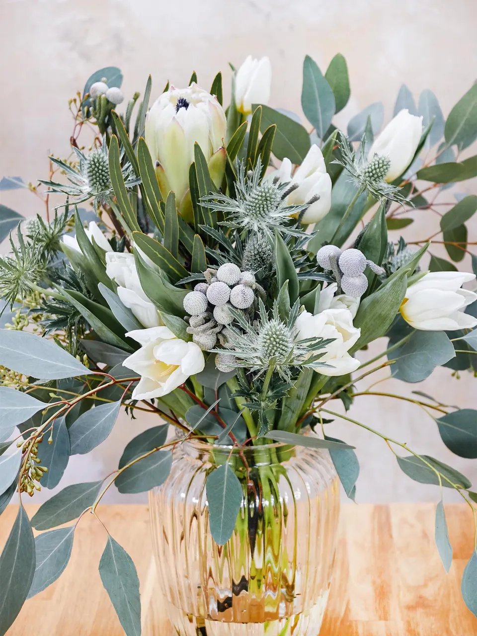 blumigo-proteen-south-african-spring-bouquet-strau-protea image 1