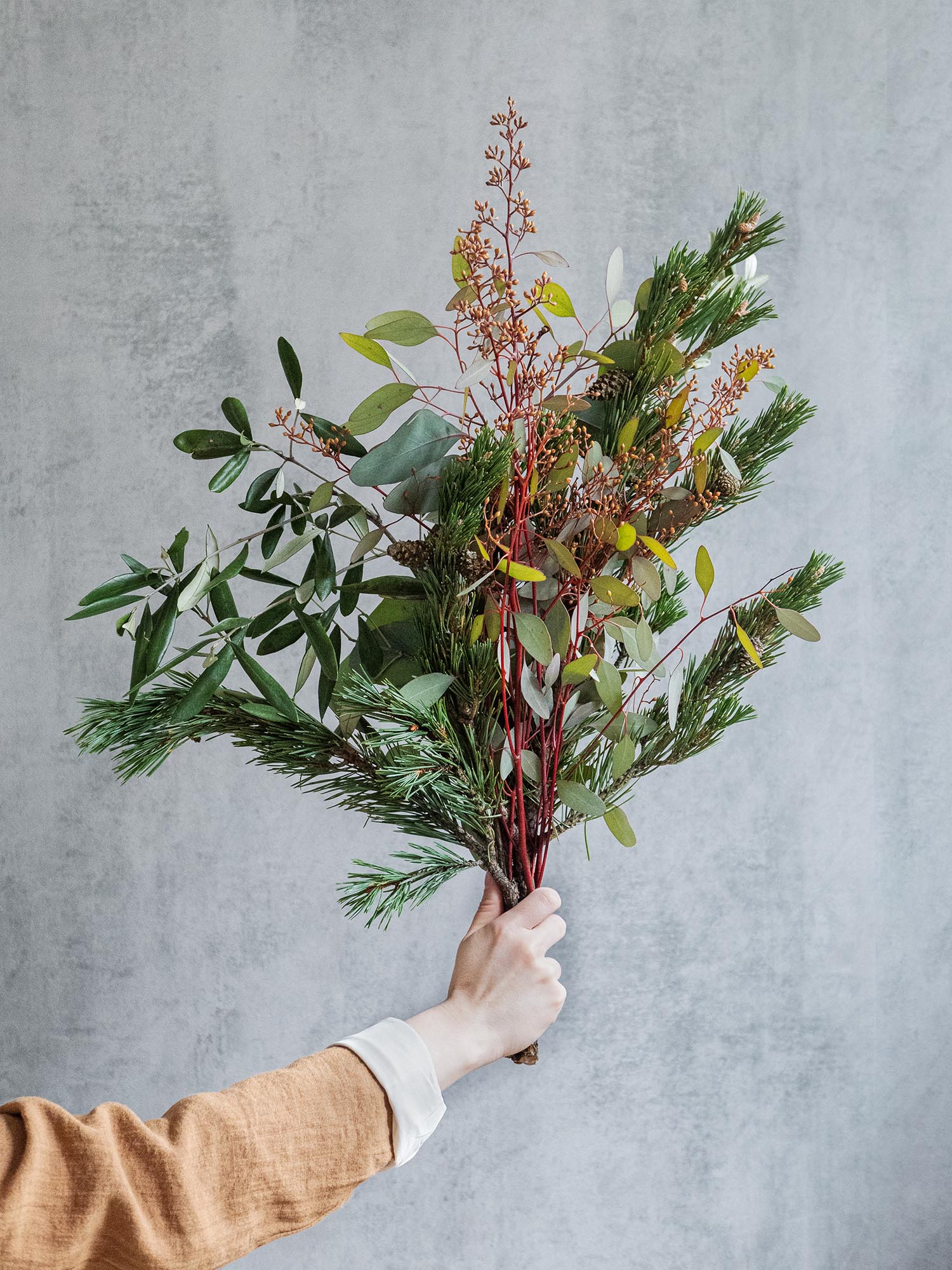 blumigo-eukalyptus-pinus-mugo-greenery-mix-bund image 2