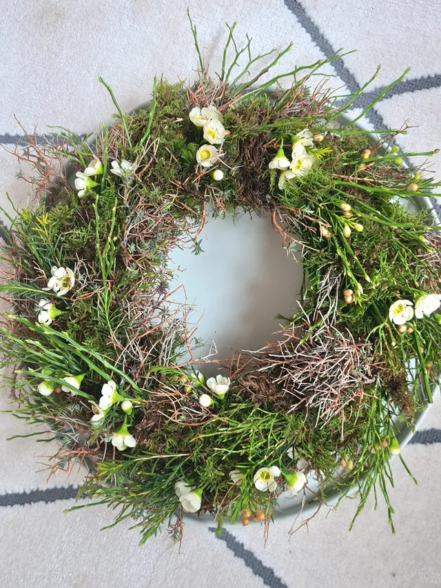 blumigo-blattwerk-osterkranz-frisch-gebunden-30-cm image 1
