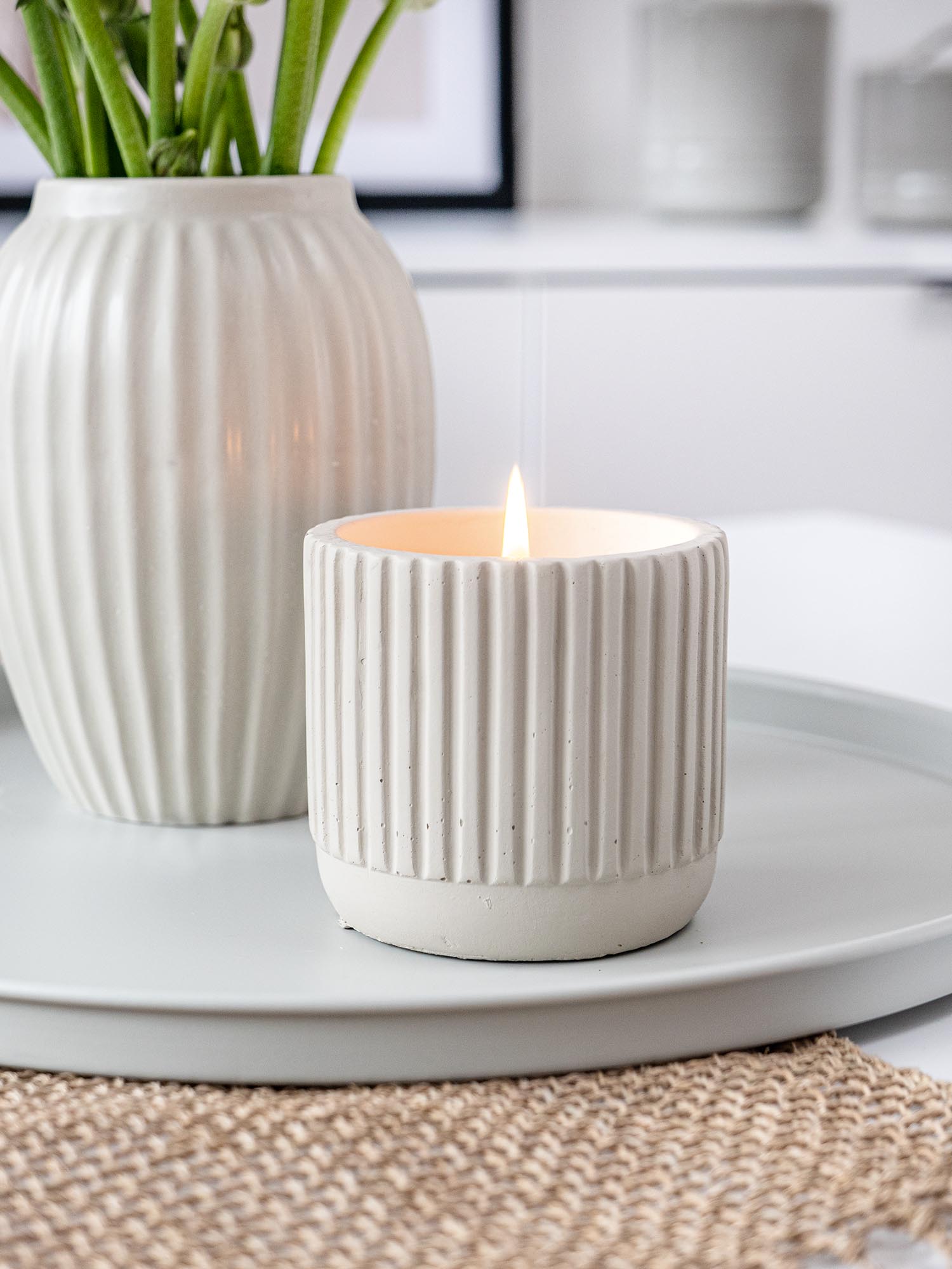 blumigo-felissa-dekokerze-sand-creme-9-cm-stumpenkerze image 5